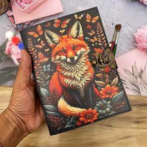 Carnet artisanal gaufré motif renard roux, journal d'écriture artistique sur le thème des animaux avec fermoir antique, cadeau personnalisé - Product Image 6