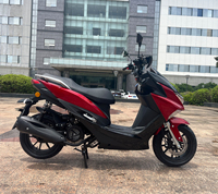 Scooter à essence FORCE 125CC modèle EURO-5 2025 avec boîte arrière, système de refroidissement par eau EFI, freins à disque