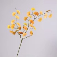 Branche de feuille de Ginkgo artificielle en soie, toucher réel, feuillage d'automne, respectueuse de l'environnement, vente en gros, pour mariage, maison, hôtel, événement, vase de table