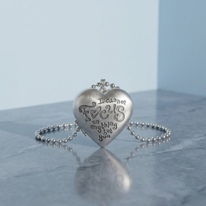 Hearts2Hearts - มินิอัลบั้มชุดที่ 1 [FOCUS] (รุ่น Heart Locket) อัลบั้มอัจฉริยะ (สมาร์ทอัลบั้ม) อัลบั้มเพลงเคป๊อปเกาหลีของแท้แบบซีดี - Product Image 5