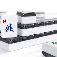 Fournisseur d'usine : Jeu complet de Mahjong en acrylique de qualité supérieure, tuiles de Mahjong britanniques, taille moyenne, pour le voyage et la maison, avec caractères anglais et caractères cantonais
