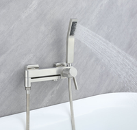 Robinet de bain à poignée unique en acier inoxydable 304 chromé poli brossé Mélangeur chaud-froid Pulvérisation de pluie Douche trois-en-un en céramique
