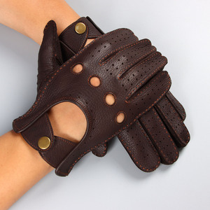 Gants de conduite vintage <span class=keywords><strong>pour</strong></span> hommes en cuir pleine fleur perforé marron en peau de daim, style rétro, <span class=keywords><strong>pour</strong></span> <span class=keywords><strong>voiture</strong></span>, moto, sports de plein air, avec boutons-pression en laiton - Product Image 3