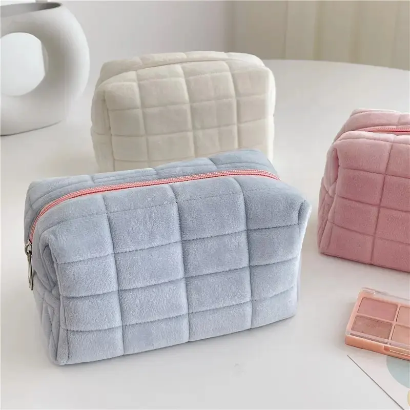 Custom Promotion Gift Travel Accessories Fur Pink Cosmetics Travel Bag Wholesale Makeup Bag Pouch For Girls Mini Cosmetics Bag