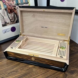 Humidor à cigares en cèdre Cuban Majestuosos 1966, style rétro, grande capacité, laque piano, motif unique - Product Image 4
