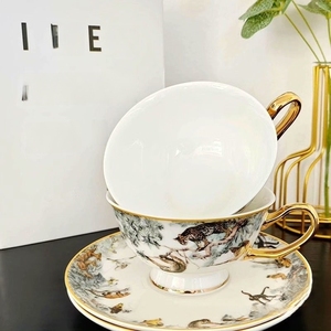 Vente en gros ensemble de tasses à thé et à café en céramique dorée animaux de la jungle en porcelaine dans une boîte cadeau arabe - Product Image 3
