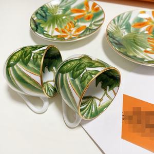 Tasses et soucoupes en céramique de luxe pour café et thé, 2 tasses, motif banane élégant, nouveau produit pour la vaisselle - Product Image 3