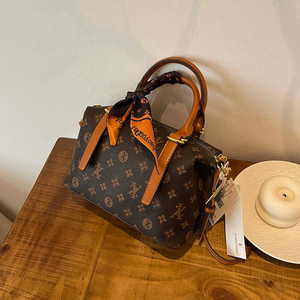 Nuevo Diseño, Bolso Bandolera Boston de Moda para Mujer, Alta Calidad, Popular, Patrón de Diamantes, Cierre de Cremallera, Correa Única - Product Image 4