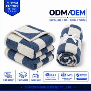 Manta de Felpa Suave con Diseño de Tablero de Ajedrez, 100% Poliéster, <span class=keywords><strong>Azul</strong></span> <span class=keywords><strong>Marino</strong></span> y Crema, Acogedora, Tejida, Reversible, Cálida, para las Cuatro Estaciones - Product Image 1