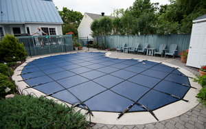 Couverture de sécurité personnalisable en PP pour piscine, résistante aux UV et au vent, s'adapte à toutes les formes - Product Image 6