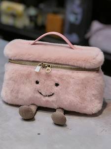 Bolsa <span class=keywords><strong>de</strong></span> Almuerzo con Diseño Minoritario LP, Otoño-Invierno 2025, Nueva Bolsa <span class=keywords><strong>de</strong></span> Peluche con Cara Sonriente, Linda Bolsa <span class=keywords><strong>de</strong></span> Cosméticos con Muñeca - Product Image 2