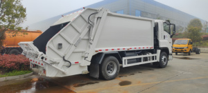 Camión de Recolección de Basura HINO 700 ISUZU GIGA VC66 4x2 - Product Image 6