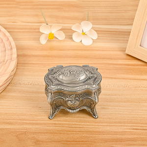 <b>Dropshipping</b> Shopify Antique Tin High Foot Metal Jewelry Box European Vintage Classic Light Luxury Ring Case - Product Image 4