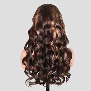 T4P4/27 #   Perruques sans colle à ondulations lâches en <span class=keywords><strong>cheveux</strong></span> humains, perruque à dentelle frontale 13x4 avec nœuds décolorés, raie classique et mèches ombrées - Product Image 3