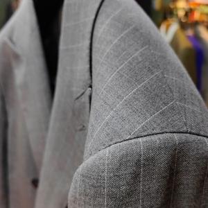 <span class=keywords><strong>Abito</strong></span> da Lavoro in Lana Grigio Chiaro a Righe Personalizzato, Monopetto/Doppio Petto, Su Misura Italiano, Mezza Tela Traspirante, ODM, Produzione in Serie, Personalizzabile - Product Image 4