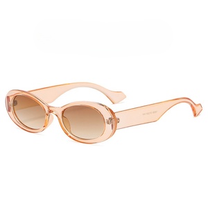 Gafas de Sol Unisex de Moda en Oferta, Protección UV400, Lentes con Logotipo Personalizado, Monturas Ovaladas de PC, Diseño Metálico Ancho, Estilo Vantage, para Playa y Fiestas - Product Image 5