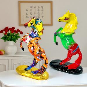 Figurine d'art populaire artistique sculptée en résine époxy, Cheval festif à fond doré, pour la décoration de la maison et du bureau - Product Image 2