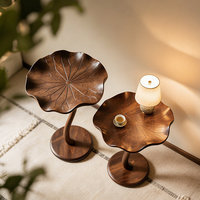 Nouvelle table d'appoint/de thé/d'angle en bois de noyer noir sculpté à la main avec bord festonné de style chinois pour salon