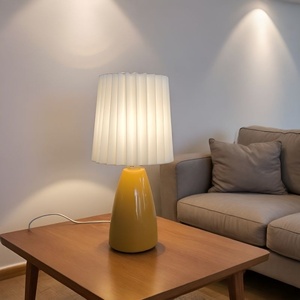 <span class=keywords><strong>Lampada</strong></span> da Tavolo in Stile Nordico con Design Plissettato e Dimmer, Ideale per Camere da Letto, 220V - Product Image 1