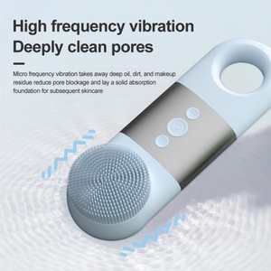 Brosse nettoyante visage vibrante Hot&Cool pour un nettoyage en profondeur des pores, exfoliation et soin de la peau, en silicone. - Product Image 2