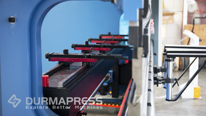 Durmapress tấm kim loại Báo Chí phanh da53t nhà máy mạnh mẽ máy uốn tùy chỉnh 4 + 1 trục phong cách mới - Product Image 3