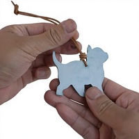 Breloque de sac personnalisée en cuir pleine fleur véritable, écologique, avec silhouette de chat de dessin animé, imprimée en typographie, multicolore