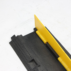 รางยางป้องกันสายไฟ Tianjiu ขนาด 100x22x3.2 ซม. พร้อมแผ่นปิด PVC สำหรับป้องกันสายไฟภายในและภายนอกอาคาร - Product Image 2