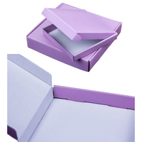 Boîte cadeau en carton ondulé violet réutilisable et écologique en forme d'avion avec laminage mat et gaufrage pour chocolats de Noël