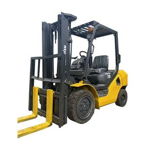 Chariot élévateur diesel Komatsu 17e génération 3 tonnes en option double siège à suspension Wide Vision Top Choice pour le matériel de construction d'occasion - Product Image 1