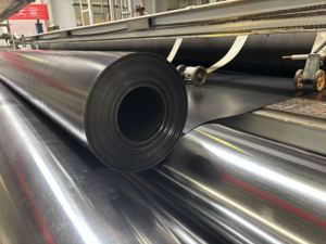 แผ่นใยสังเคราะห์ HDPE หนา 0.75 มม. สำหรับบุบ่อเพาะเลี้ยงสัตว์น้ำ ป้องกันการรั่วซึม - Product Image 5