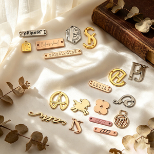 Étiquette métallique personnalisée sans nickel, logo de marque en relief, étiquette métallique pour vêtements, bagages, quincaillerie - Product Image 3