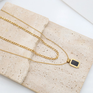 European American Retro Double Layered <b>Black</b> Acrylic Pendant Necklace Gold Zinc Alloy Geometric <b>Chain</b> Women's Fashion Jewelry - Product Image 1