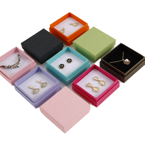 Caja de Almacenamiento de Joyas Cuadrada con Forro de Espuma EVA, Caja de Regalo Portátil de Cartón Rígido para Collar, Anillo y Pendientes - Product Image 1