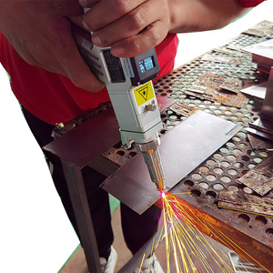 Máquina <span class=keywords><strong>de</strong></span> soldadura láser <span class=keywords><strong>de</strong></span> fibra <span class=keywords><strong>de</strong></span> metal <span class=keywords><strong>de</strong></span> punto <span class=keywords><strong>de</strong></span> aluminio inoxidable <span class=keywords><strong>de</strong></span> acero al carbono 2000W - Product Image 5