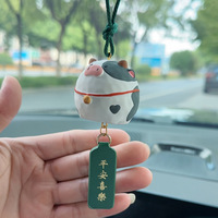 Gantungan Mobil Resin Bentuk Babi Bergaya Kartun yang Kreatif dan Lucu, Hiasan Mobil yang Menyelamatkan, Ornamen Hadiah untuk Kaca Spion