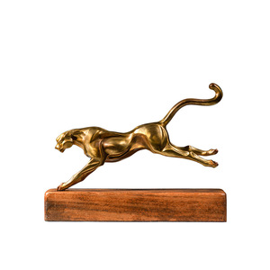Adorno de latón con diseño de leopardo y motivos de cobre y oro, regalo para aniversario, decoración de mesa - Product Image 1