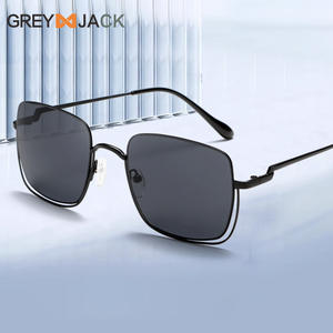 Nouvelles lunettes de soleil métalliques pour femmes G028 UV400 légères, monture carrée tendance, protection solaire classe 2, couleur or, verres PC - Product Image 3