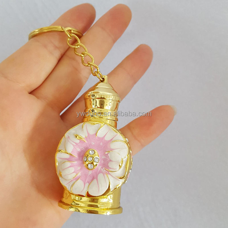 G. สีชมพู