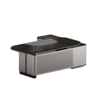 Bureau de direction ergonomique convertible moderne, table de bureau en MDF avec panneau PVC, finition haut de gamme, espace de travail d'entreprise, bureau de direction en L de luxe