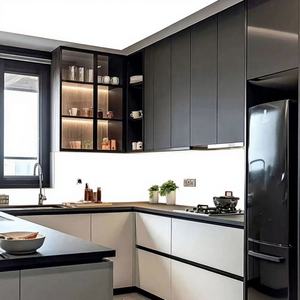 Mueble de Cocina y Despensa Modernos de Madera Maciza con Acabado en Laca Blanca - Product Image 1