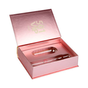 Caja Magnética con Forma <span class=keywords><strong>de</strong></span> <span class=keywords><strong>Libro</strong></span> y Logotipo Impreso en Dorado, Caja <span class=keywords><strong>de</strong></span> Embalaje <span class=keywords><strong>de</strong></span> Perfume <span class=keywords><strong>de</strong></span> Cartón Rosa Metálico con Inserto <span class=keywords><strong>de</strong></span> PET - Product Image 1
