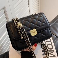 Großhandel Modische Damen Gesteppte PU-Ketten-Umhängetasche Verstellbarer Riemen Wasserdichte Kleine Klapptasche für Alltag, Party und Dates
