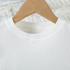 ชุดเด็กผู้หญิงแฟชั่นฤดูร้อน เสื้อกั๊กคอวีติดกระดุมเดี่ยว + เสื้อยืด + กระโปรงจีบ ชุดสามชิ้นสุดคลาสสิก - Product Image 3