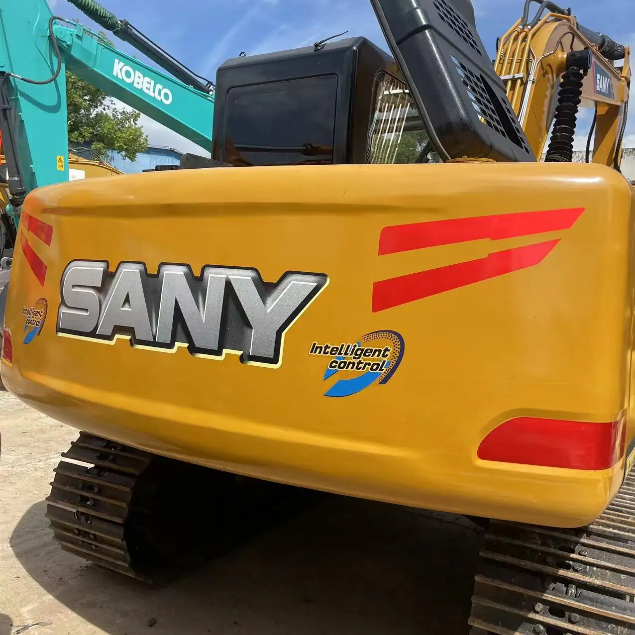 İkinci el Sany135C Pro ucuz, iyi ve ekskavatör yüksek iş verimliliğine sahiptir