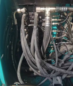 Mini pelle hydraulique Kobelco SK60 d'occasion - 6 tonnes, compacte, pour les petits projets de construction urbaine - Product Image 4
