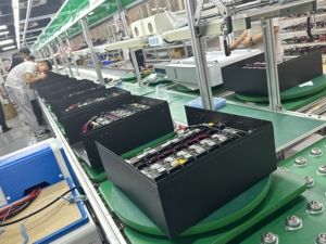 แบตเตอรี่ลิเธียมสำหรับรถกอล์ฟประสิทธิภาพสูง 76.8V 105Ah ชาร์จได้ LiFePO4 (ลิเธียมไอรอนฟอสเฟต) 5000 รอบการใช้งาน 12 เดือน - Product Image 2