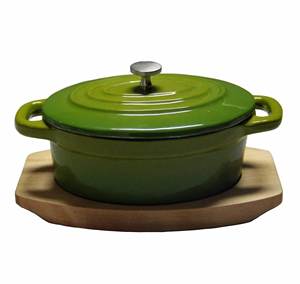 Petite cocotte ovale en fonte émaillée avec plateau en bois, compatible four - Product Image 5