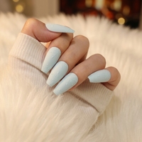 Uñas postizas de invierno con diseño de copo de nieve azul mate en relieve, uñas postizas tipo ataúd, puntas de uñas para decoración navideña