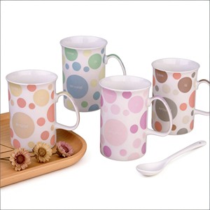 Taza de Café de Cerámica de 11 oz con Diseño de Puntos Verdes, con Cuchara, Apta <span class=keywords><strong>para</strong></span> Microondas y Lavavajillas, Decoración <span class=keywords><strong>para</strong></span> el Hogar y el Jardín - Product Image 1