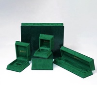 Coffret à bijoux Pinuo de luxe vert émeraude à motif crocodile, base en velours avec logo doré, pour bagues, colliers et boucles d'oreilles, emballage cadeau